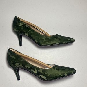 Life stride high heels